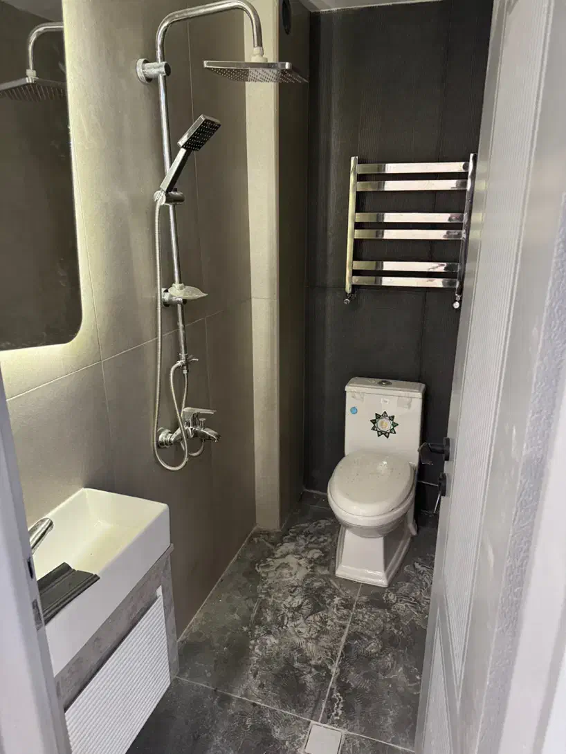 خ ولیعصر، امیربهادر،فروزش،۱۳۵ مترفول کلید نخورده