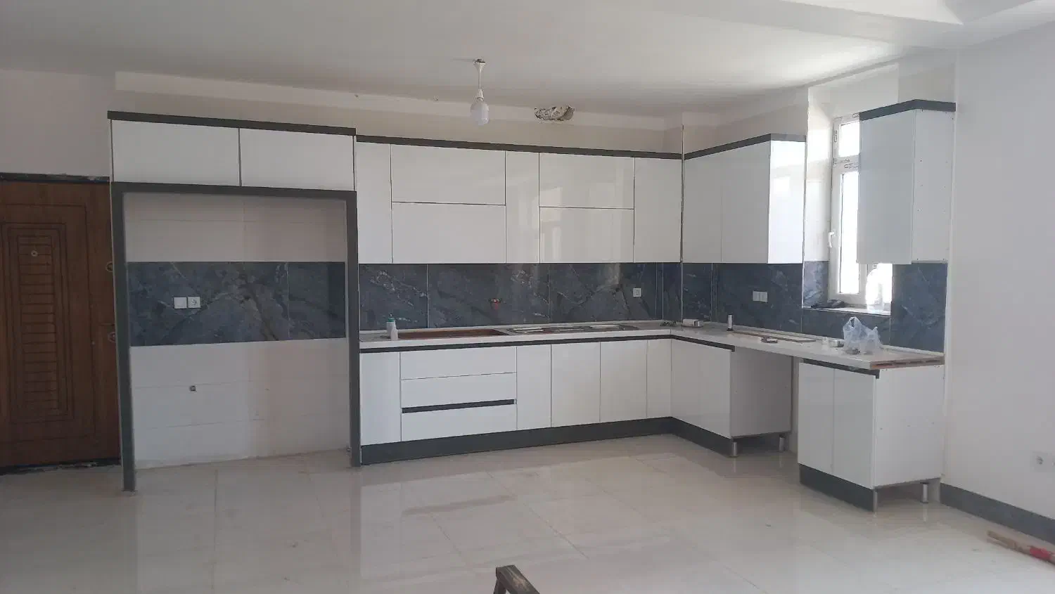 طراحی و اجرا انواع کابینتMDFهایگلاس|جاکفشی، کمد، دراور|آباده, |دیوار