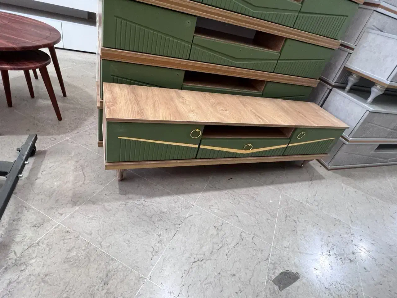 میز تلویزیون قیمت اقتصادی 2800ت|میز تلویزیون|یزد, |دیوار