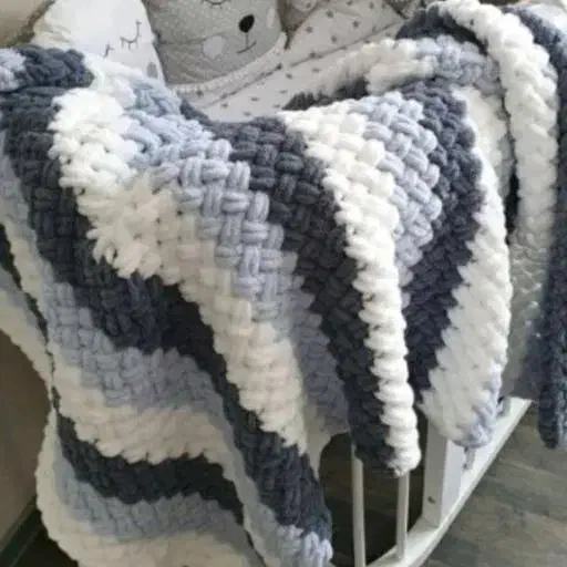 پتوی پافی دست باف برای سیسمونی و برای رو تختی|رختخواب، بالش، پتو|تبریز, |دیوار