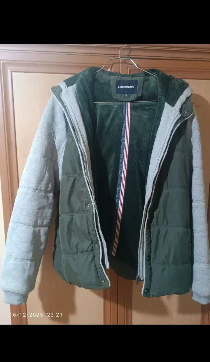 کاپشن خارجی|لباس|مشگین شهر, |دیوار