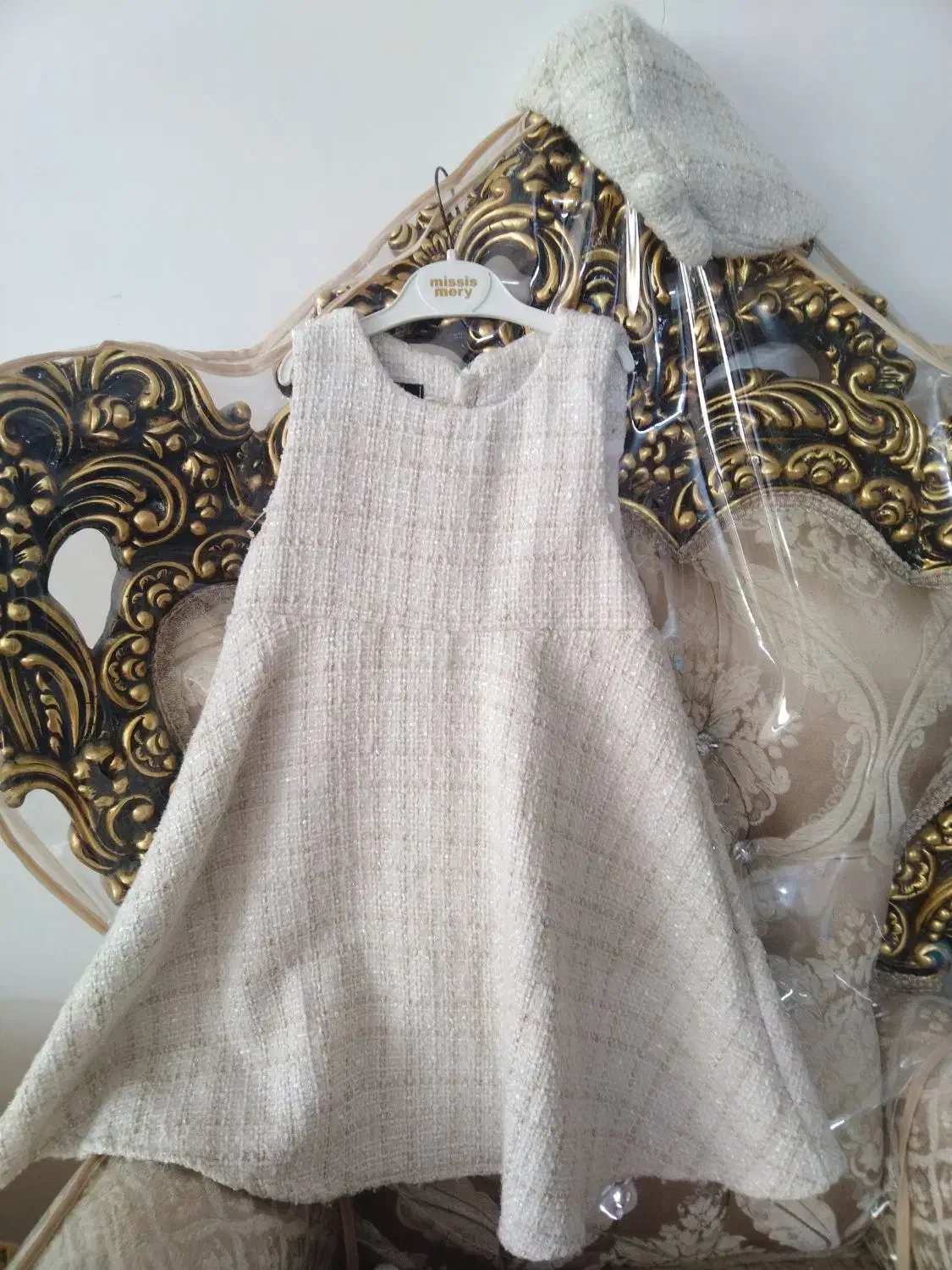لباس بچه گانه|کفش و لباس بچه|خوی, |دیوار