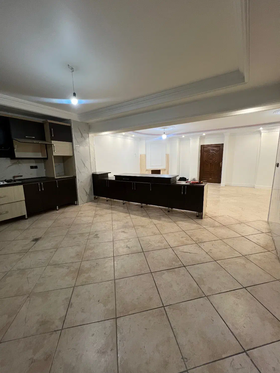 آپارتمان ۱۳۰ متری فردوس شرق