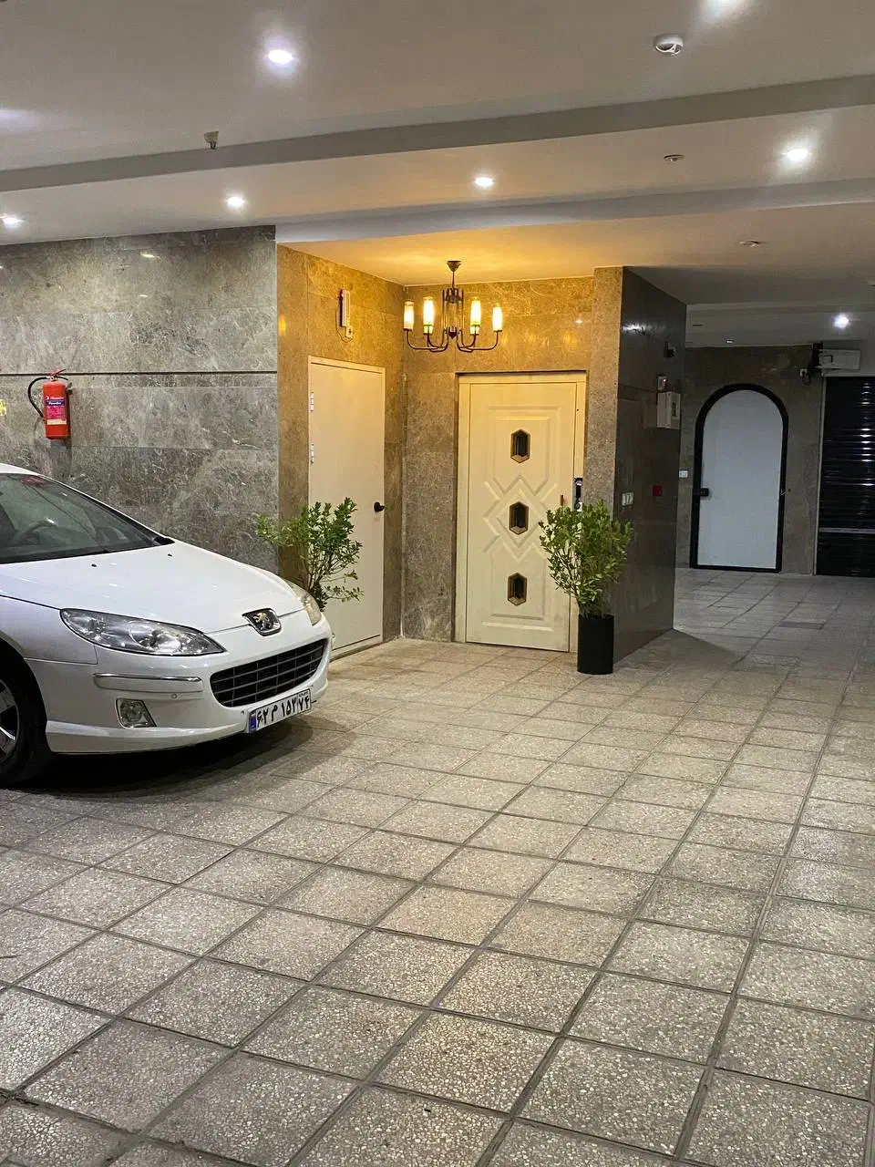 تک. واحدی فول|فروش آپارتمان|مشهد, امیریه|دیوار