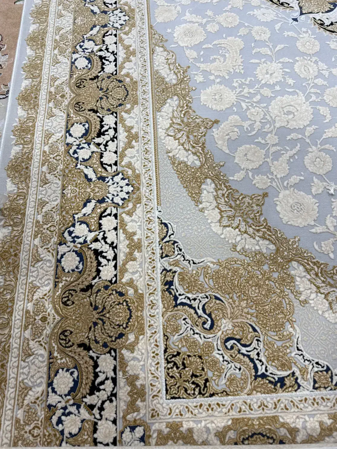 فرش ۶ متری|فرش|قم, قلعه کامکار|دیوار