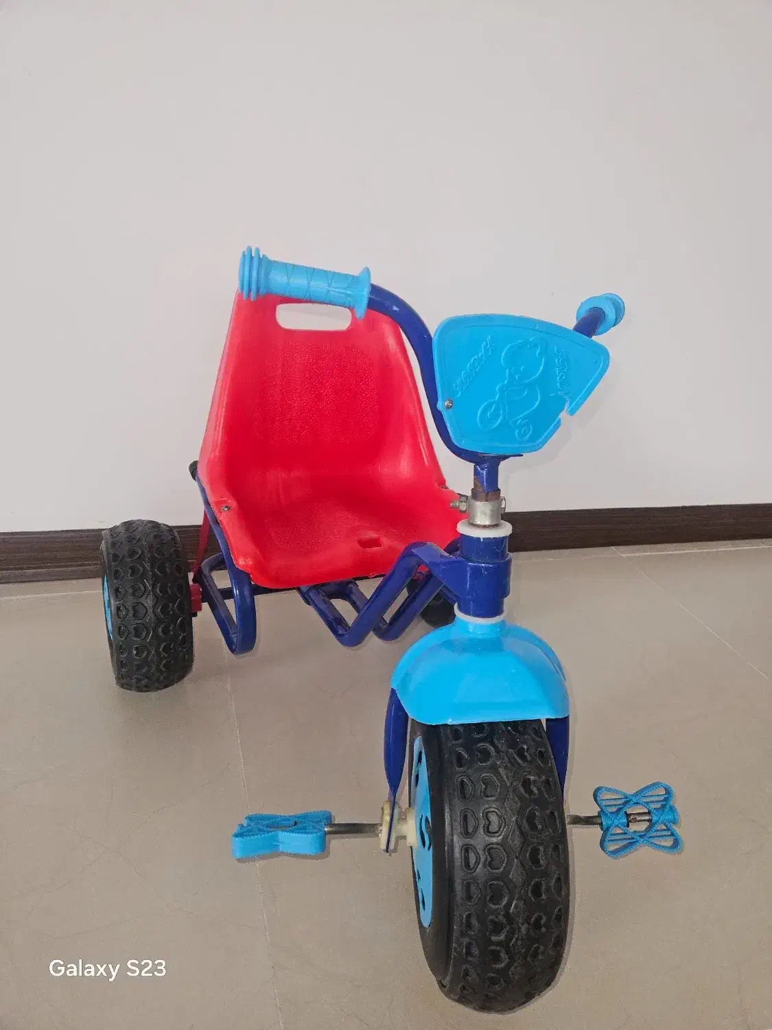 صندلی ماشین وسه چرخه کودک|اسباب و اثاث بچه|کیش, |دیوار