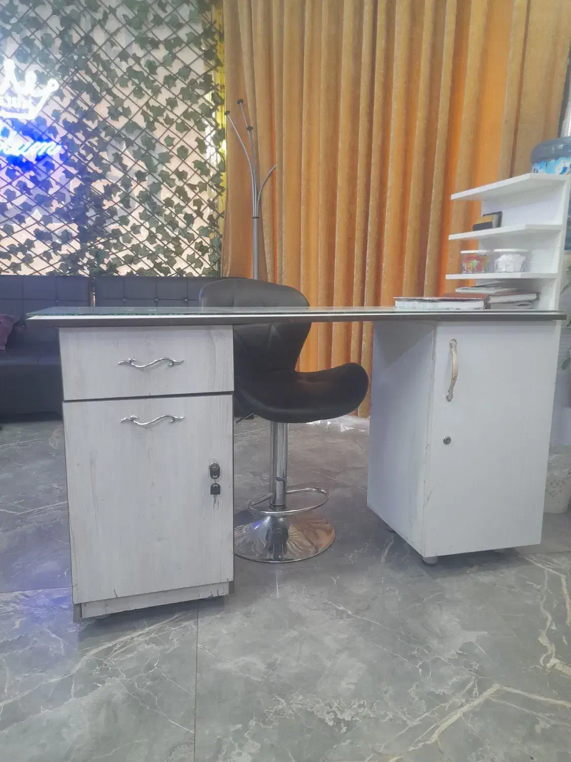 صندلی اصلاح میز ناخن کارکرده|آرایشگاه و سالنهای زیبایی|اسلامشهر, زرافشان|دیوار