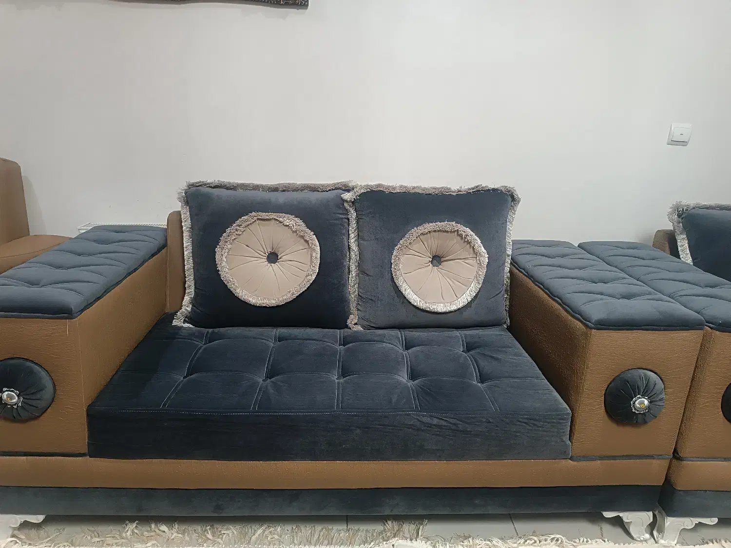 مبل کاملا نو کلاسیک سفارشی|مبلمان خانگی و میز عسلی|مشگین شهر, |دیوار