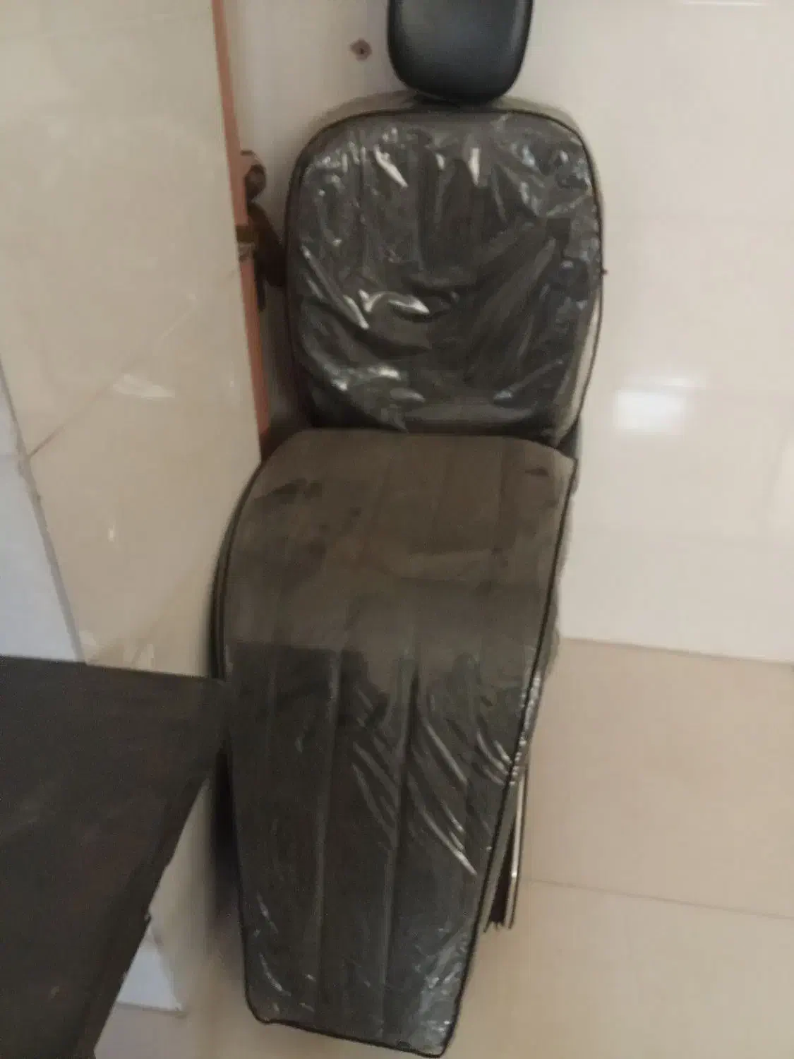 سر شور و صندلی اصلاح هر کدام ۲میلیون|آرایشگاه و سالن‌های زیبایی|گنبد کاووس, |دیوار