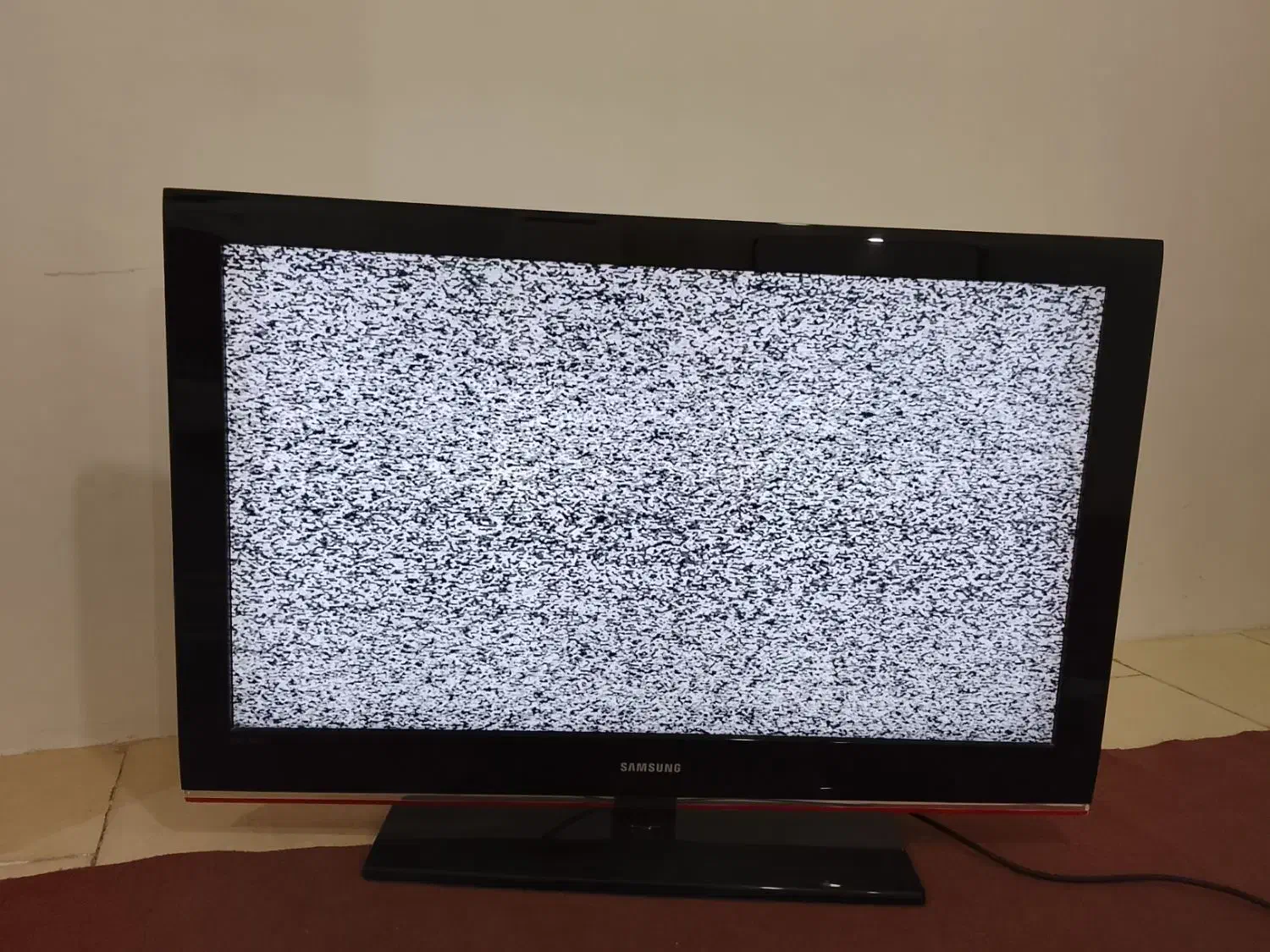 تلویزیون سامسونگ اصل قدیمی ۴۲ اینچ|تلویزیون و پروژکتور|بهارستان, |دیوار