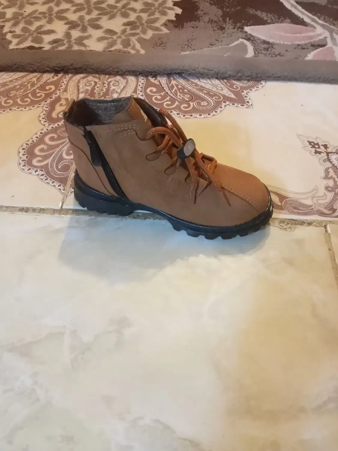 کفش|کیف، کفش، کمربند|فرمهین, |دیوار