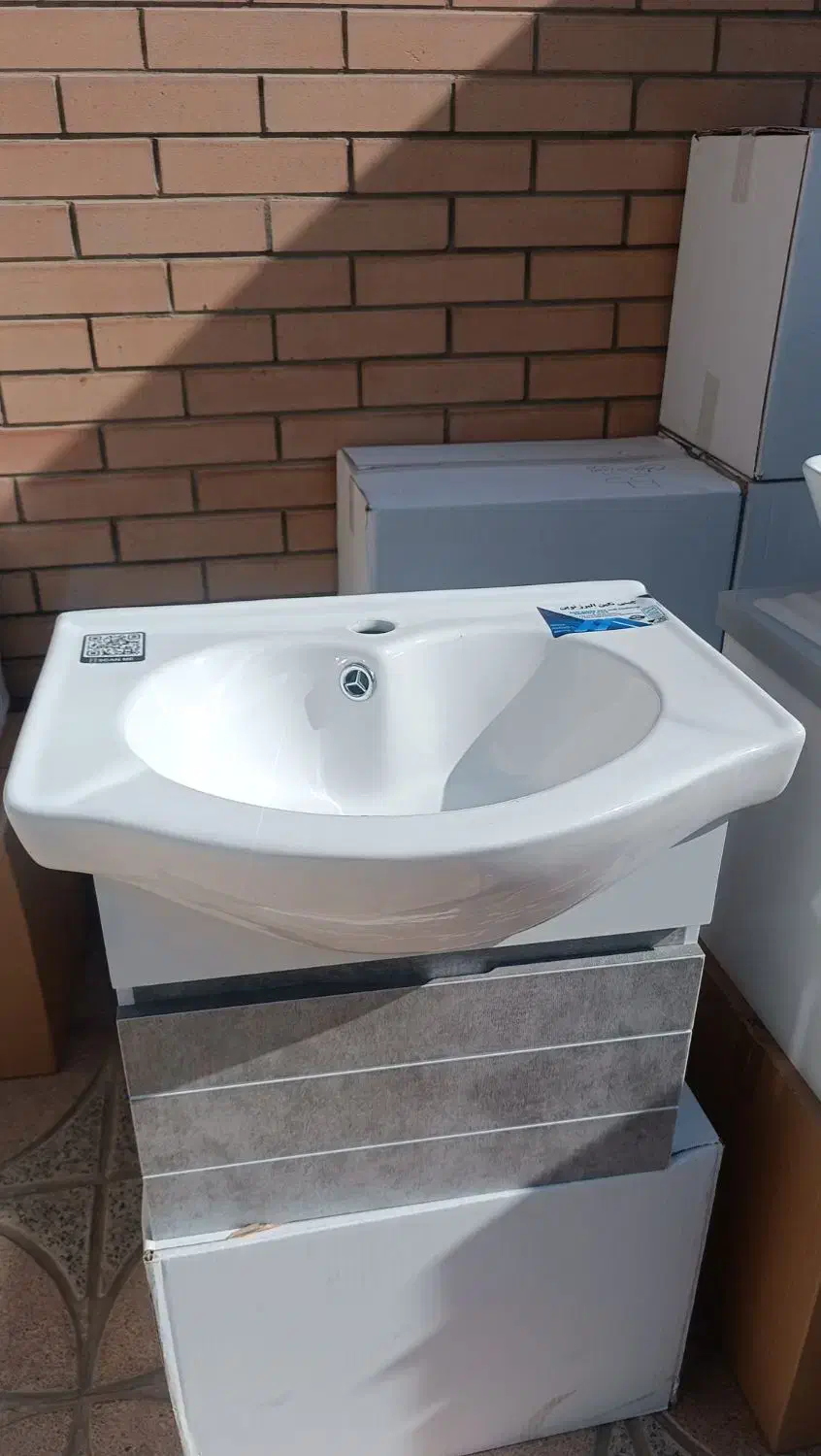 روشویی کابینتی بسیار قیمت مناسب|لوازم سرویس بهداشتی|خمینی‌شهر, |دیوار