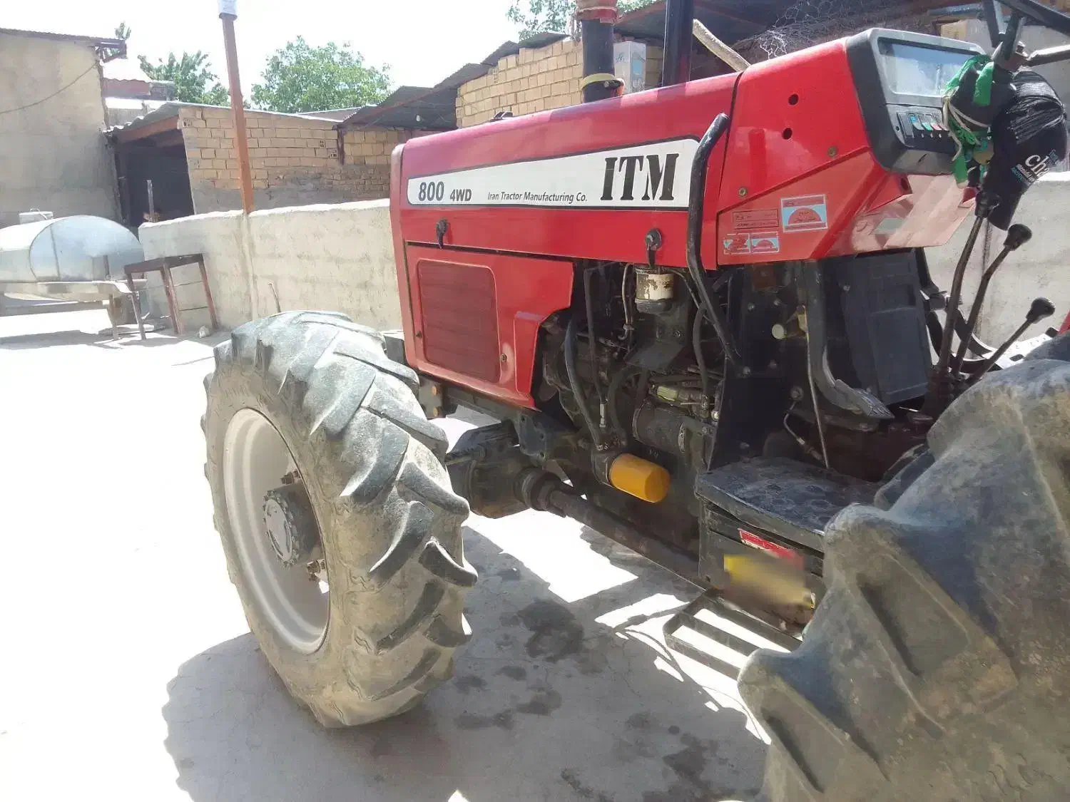 تراکتور مدل۹۳|خودرو سنگین|زاغه, |دیوار