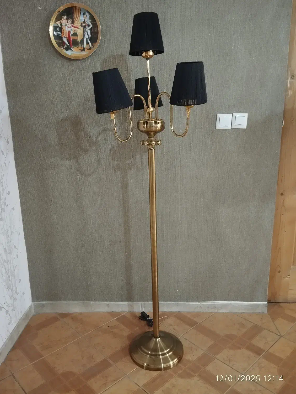 آباژور ایستاده چهار شعله|چراغ خواب و آباژور|شهریار, شهریار|دیوار