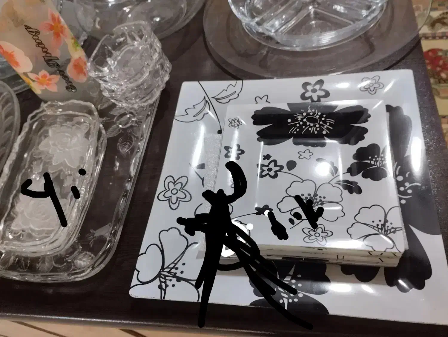 تعدادی ظروف کریستال|ظروف سرو و پذیرایی|مشهد, امیریه|دیوار