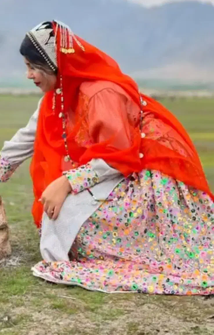 فروش لباس محلی|لباس|لنجان, |دیوار