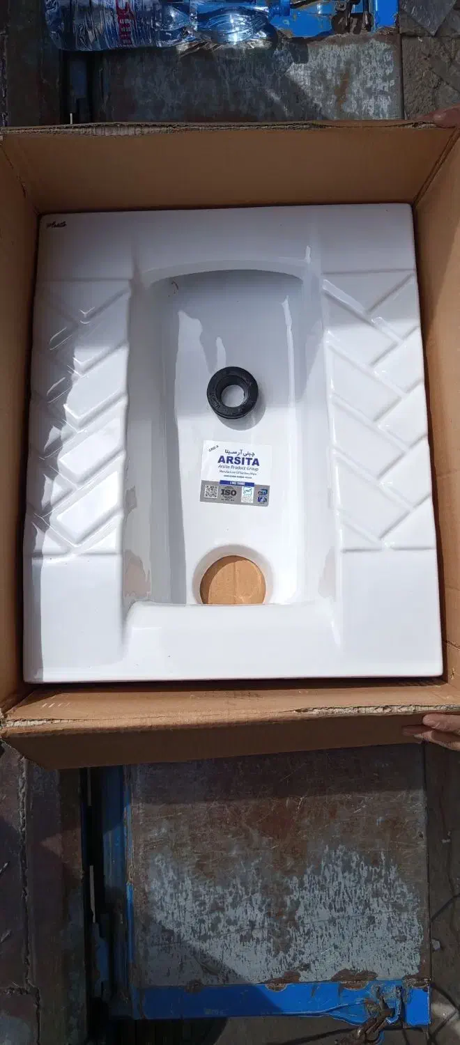 پخش چینی آلات بهداشتی سنگ توالت ارسیتا داخل کارتون|لوازم سرویس بهداشتی|شیراز, زرهی|دیوار