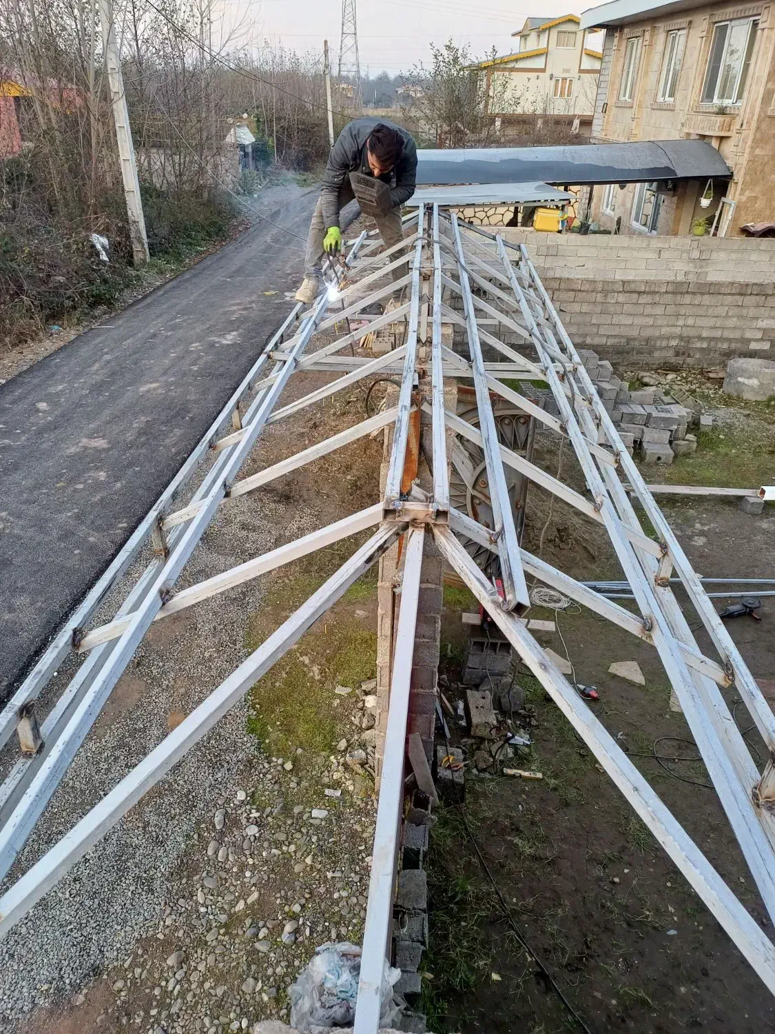 جوشکاری قهرمانی|خدمات پیشه و مهارت|کومله, |دیوار