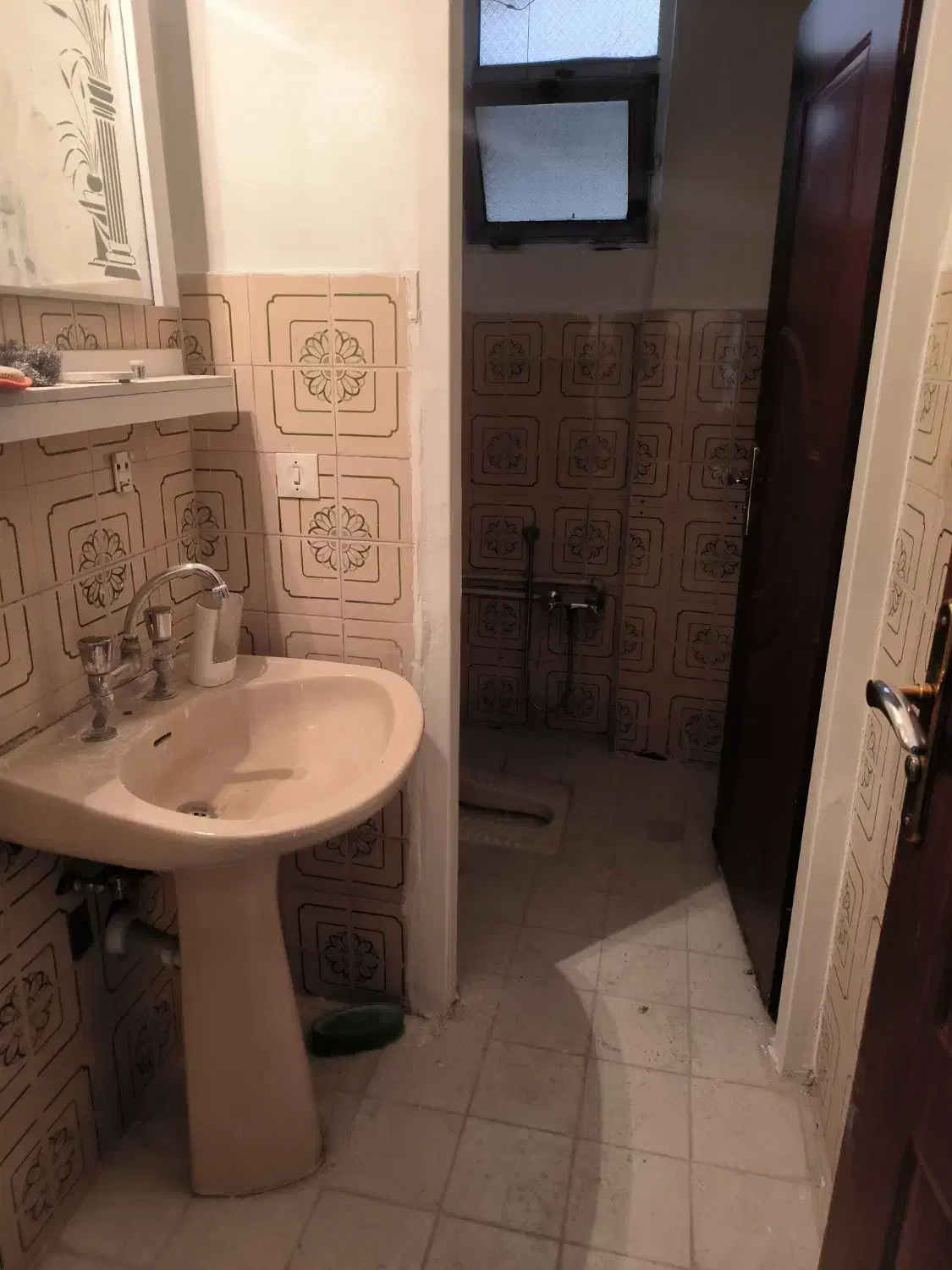 آپارتمان فلکه اول ۱۰۰ متر دو خواب طبقه اول