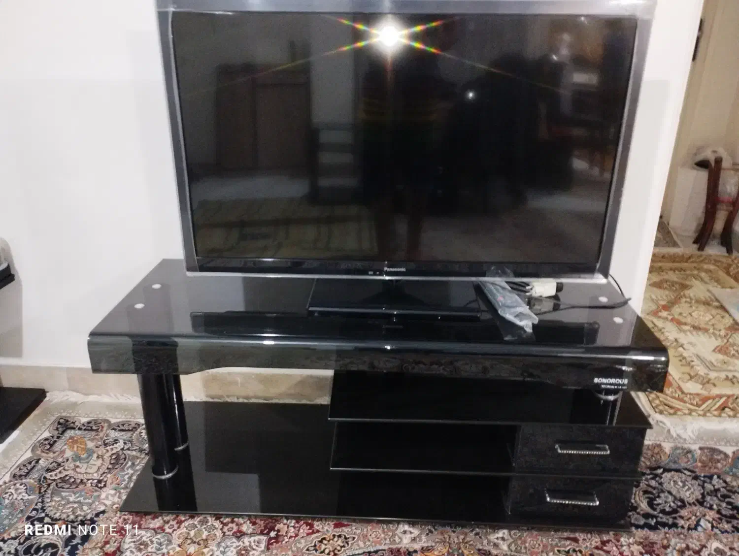 تلویزیون و میز تلویزیون|تلویزیون و پروژکتور|کرج, کوی کارمندان جنوبی|دیوار