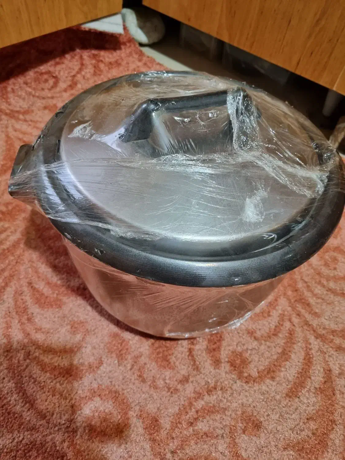 پلوپز برقی و قمقمه آب|ظروف پختوپز|رشت, نامجو|دیوار