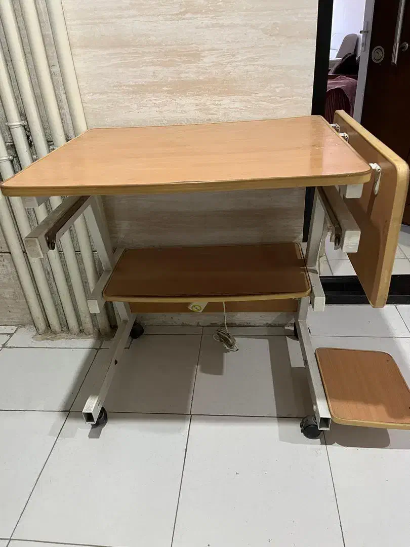 میز تحریر و کامپیوتر سالم|میز تحریر و کامپیوتر|سنندج, |دیوار