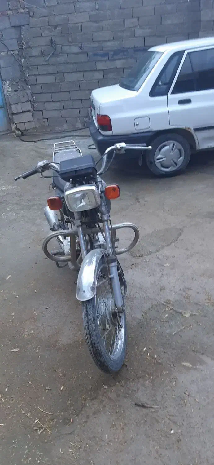 موتور ۱۲۵  سی سی به فروش مرسد|موتورسیکلت|سنقر, |دیوار