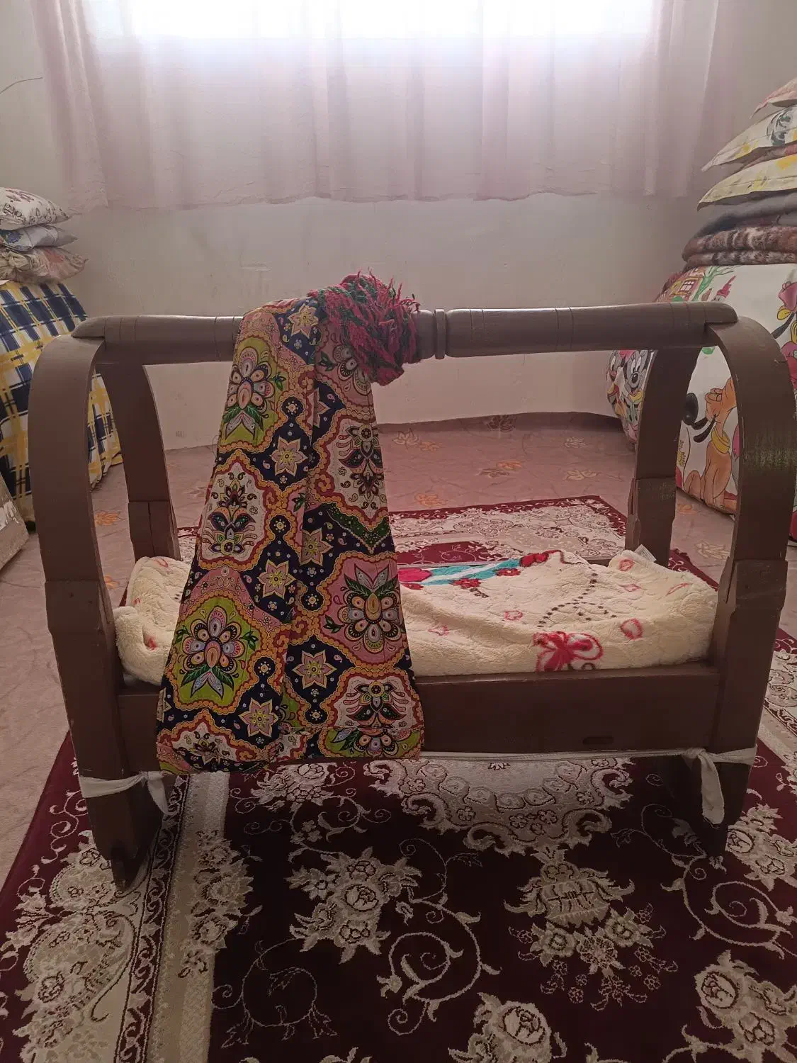 کمک مادر و گهواره بچه|اسباب و اثاث بچه|مهاباد (آذربایجان غربی), |دیوار