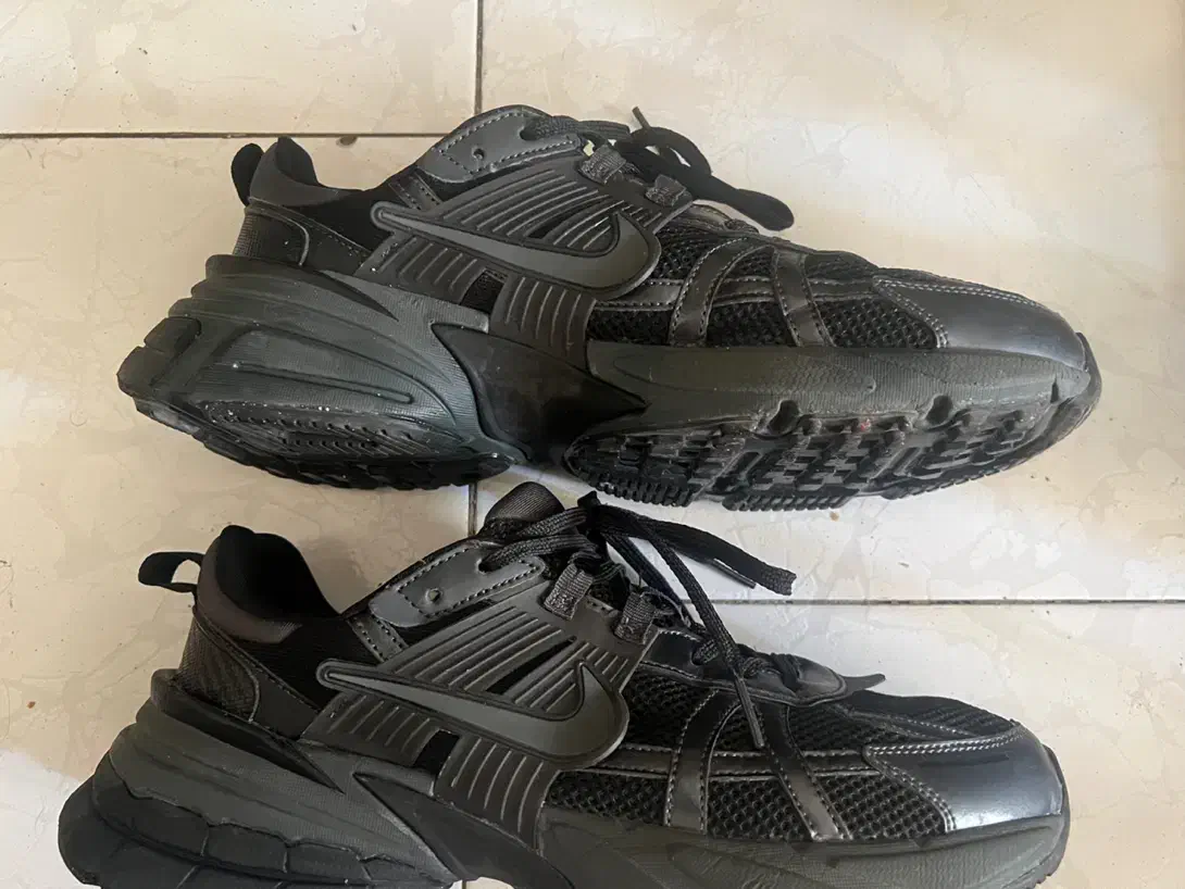 کتونی نایک ۴۳-۴۴ v2k|کیف، کفش، کمربند|تهران, بهارستان|دیوار