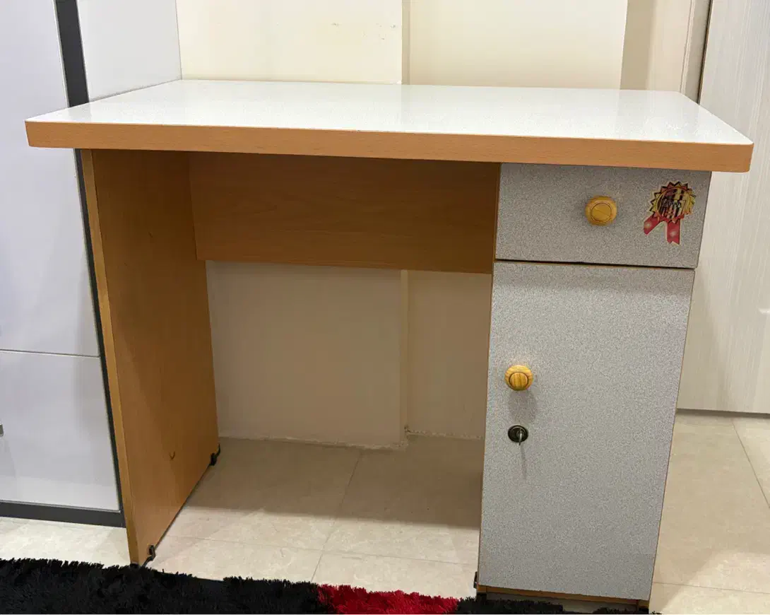 میز دراور چوبی و آیینه و میز تحریر|جاکفشی، کمد، دراور|قزوین, |دیوار