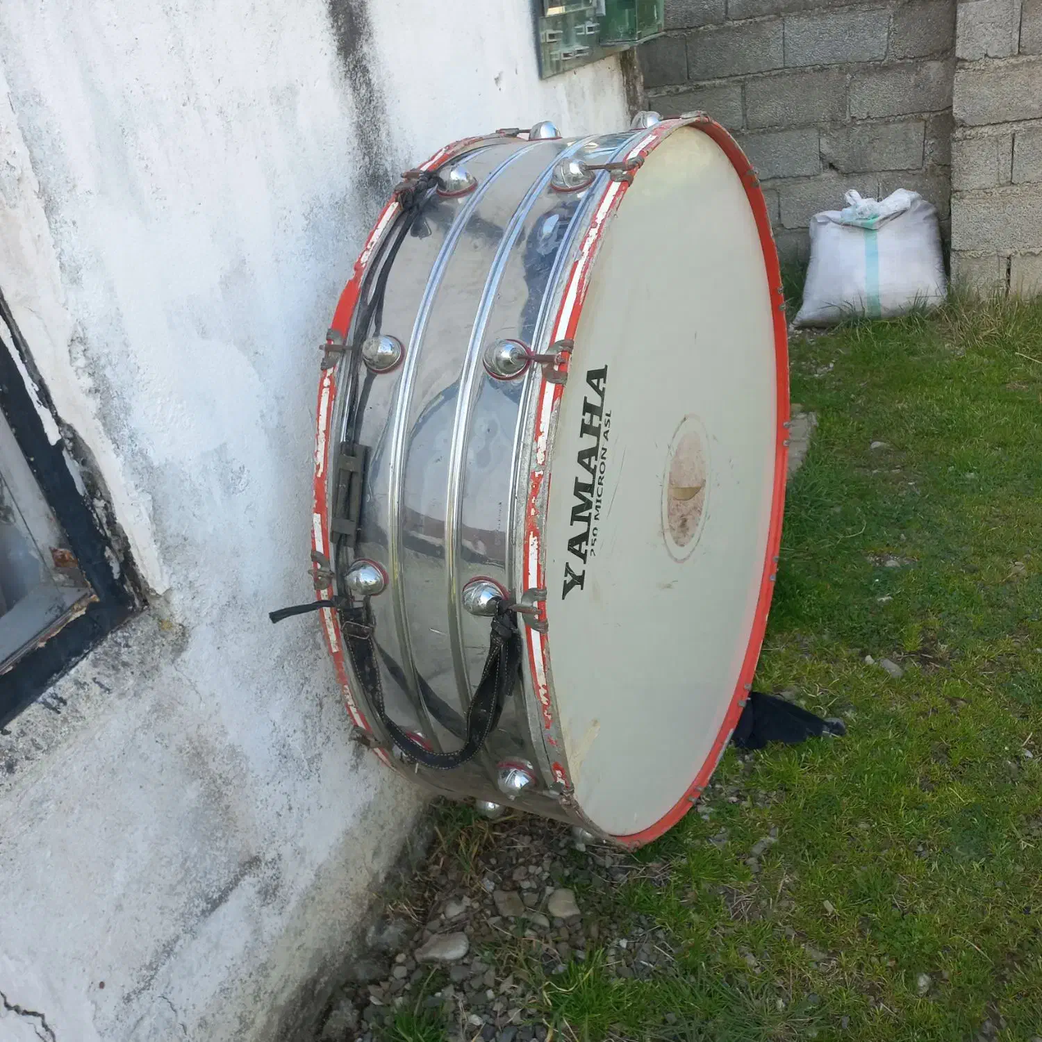 طبل|درام و پرکاشن|پره‌سر, |دیوار