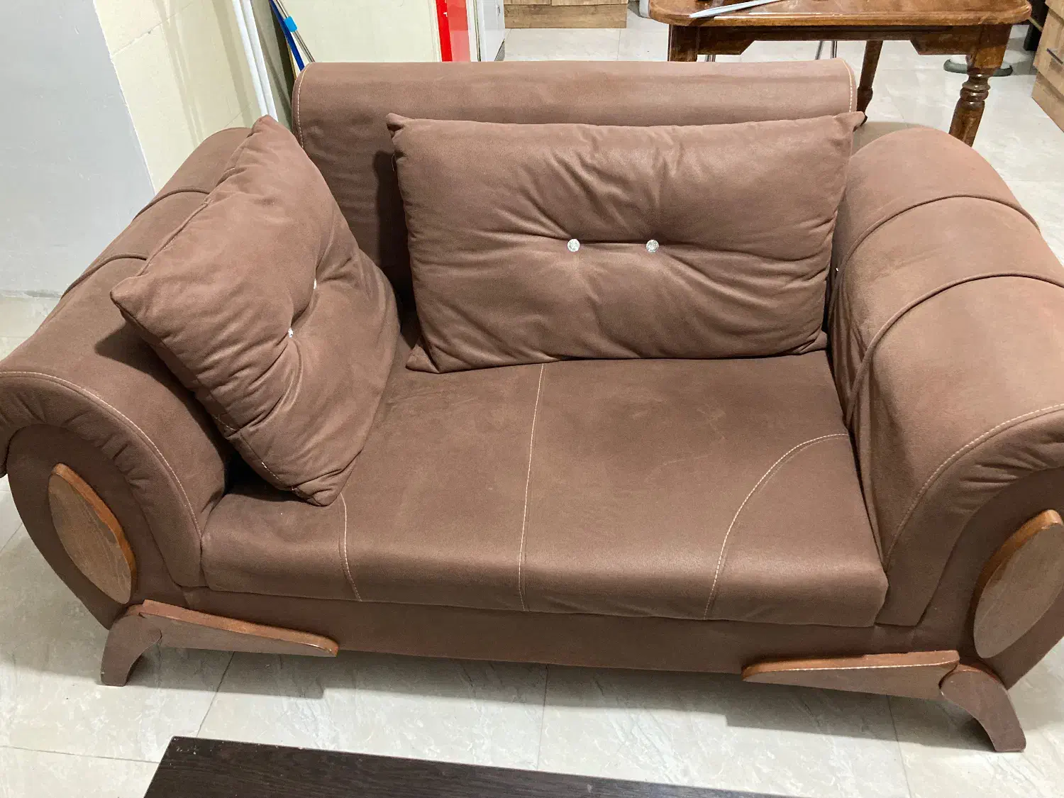 استسنایی|تخت و سرویس خواب|آمل, |دیوار