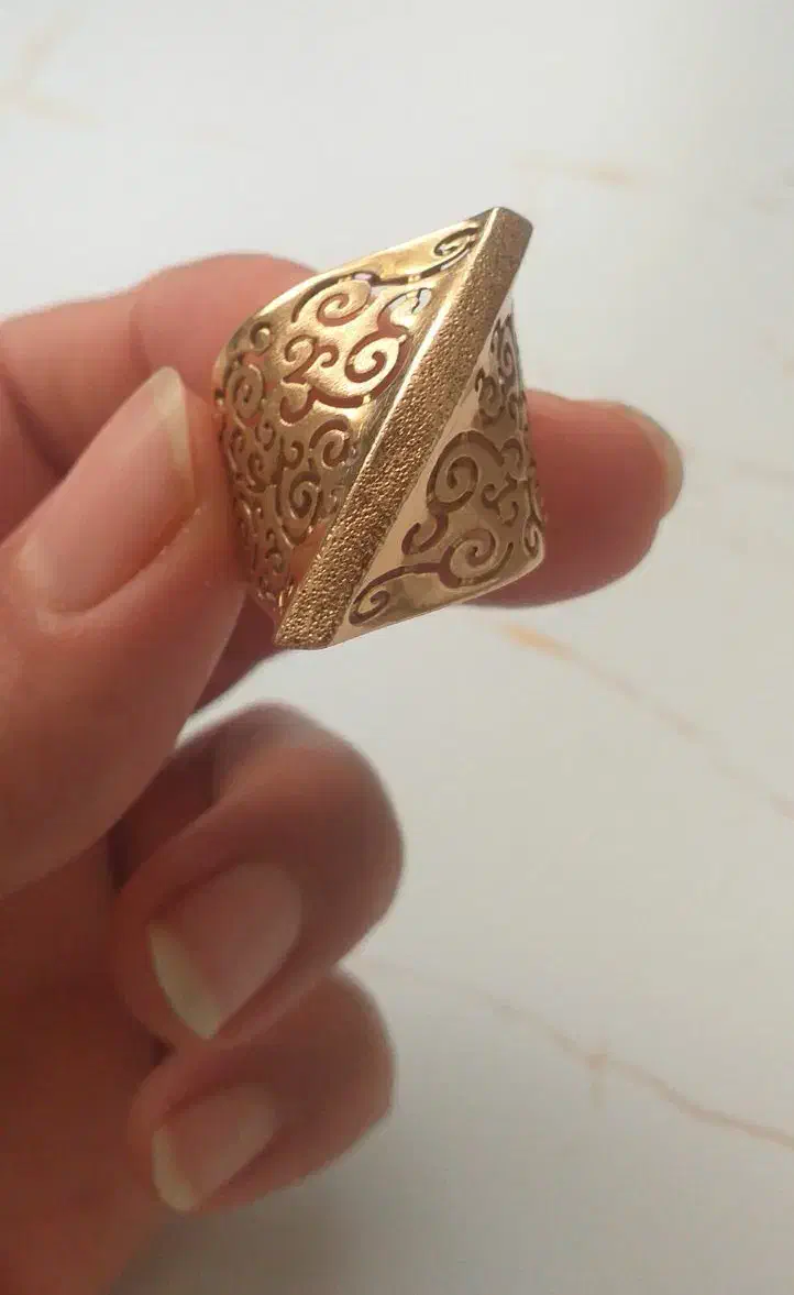 النگو نونو و انگشتر جلوه داره زیبا و مدال ستاره|جواهرات|اراک, |دیوار