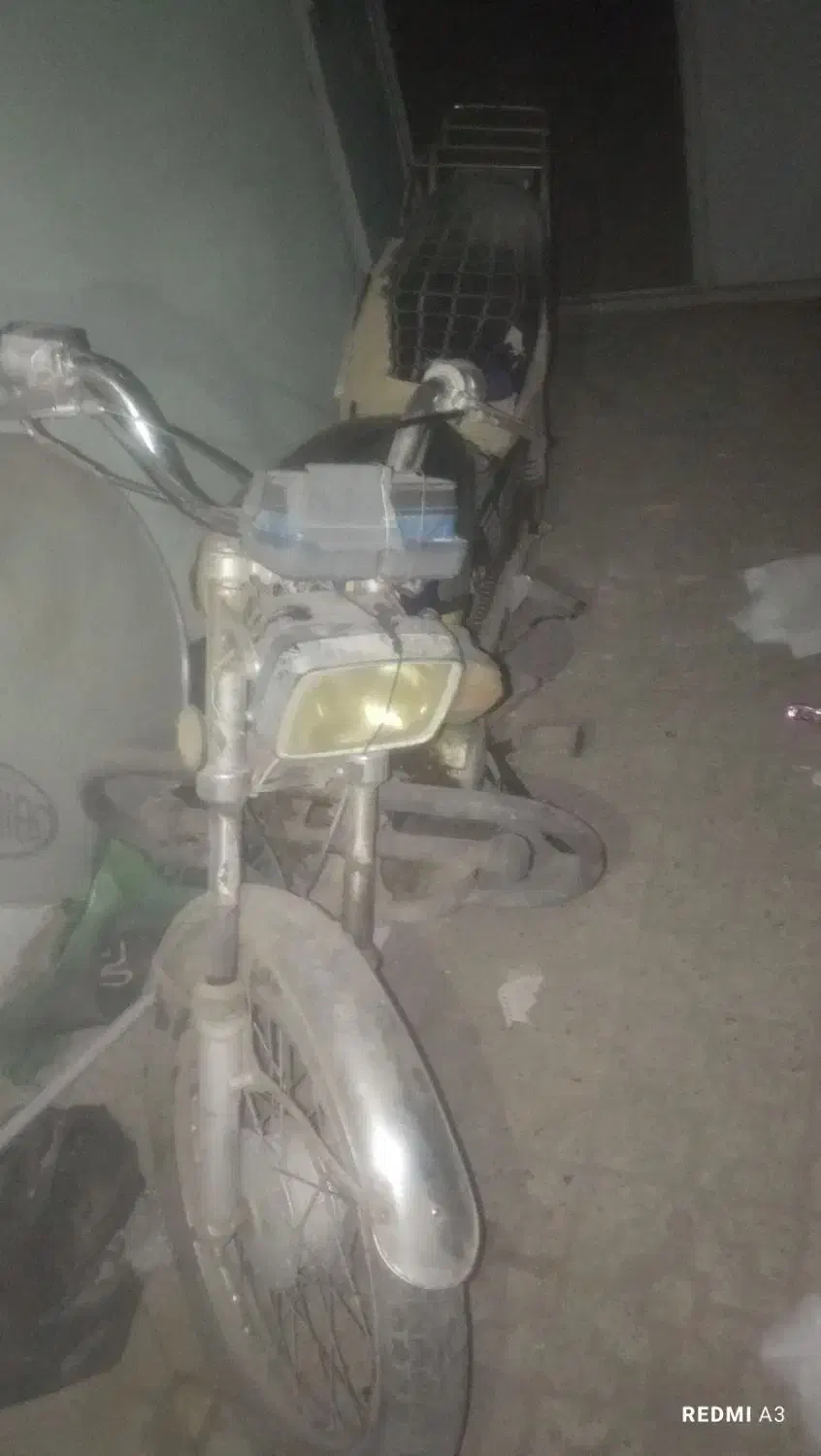 موتور مدل۸۲ پلاک ملی|موتورسیکلت|بافت, |دیوار