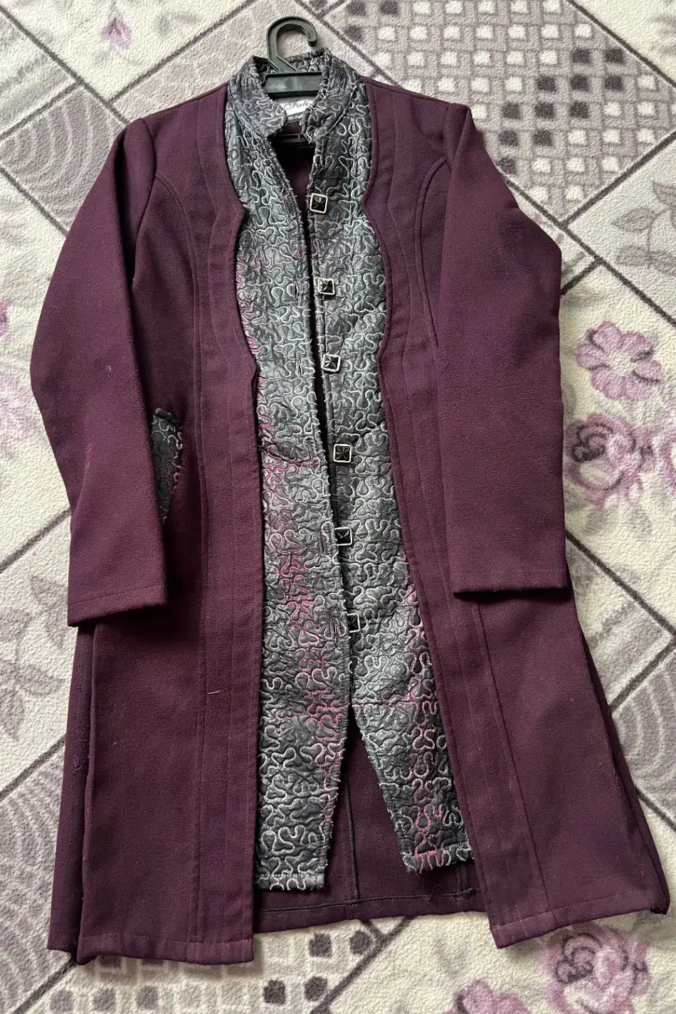 پالتو|لباس|بندر گناوه, |دیوار