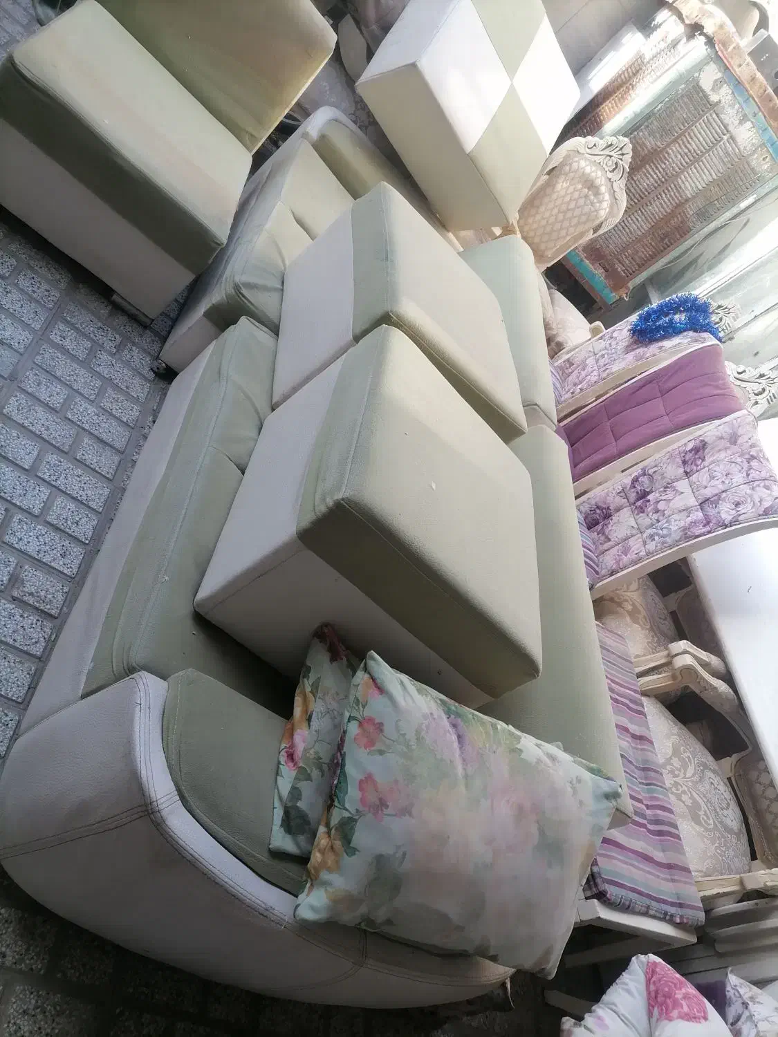 صندلی|صندلی و نیمکت|نیشابور, شریعتی|دیوار