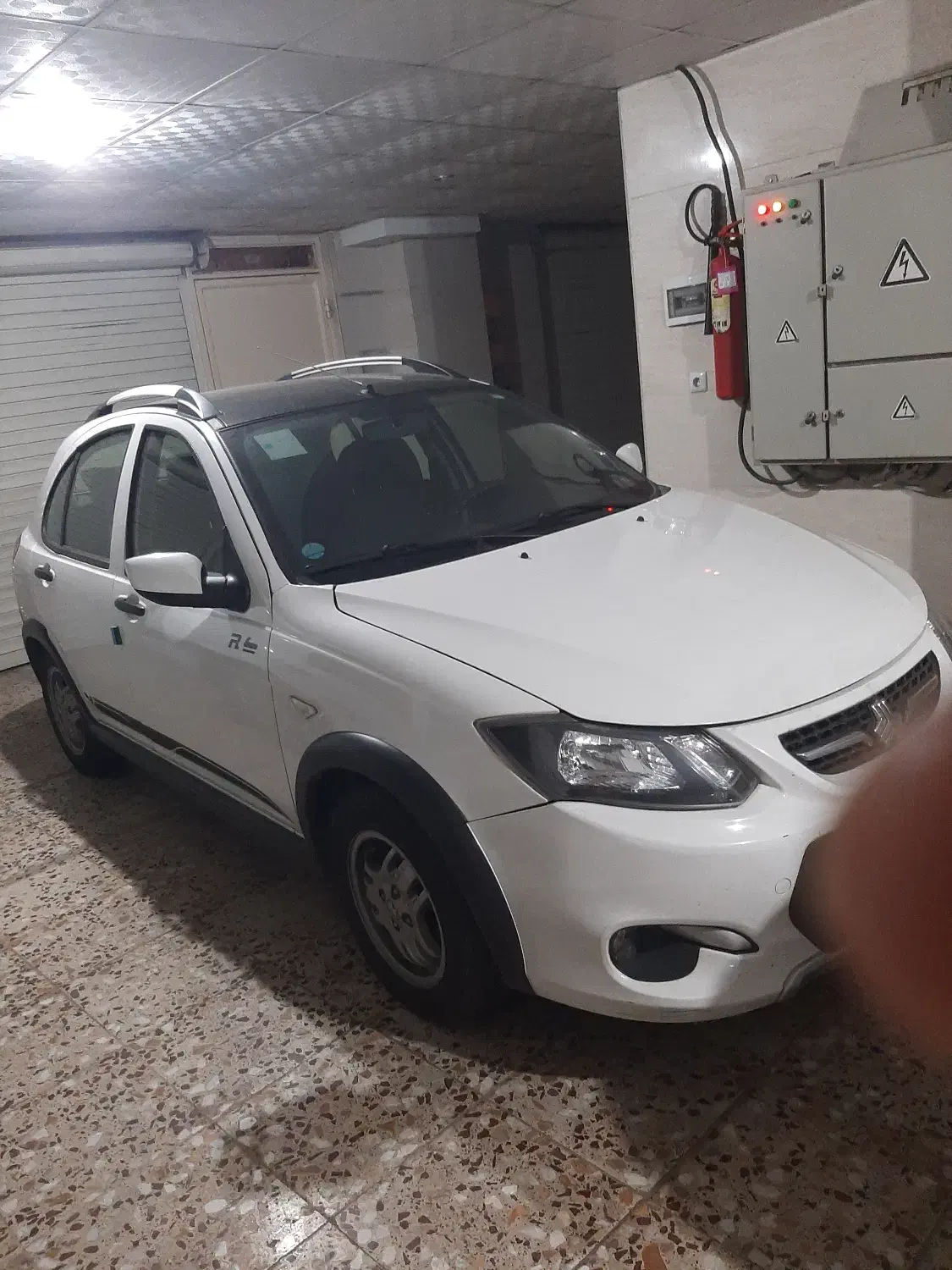 کوییک r|خودرو سواری و وانت|لاهیجان, شیشه گران|دیوار