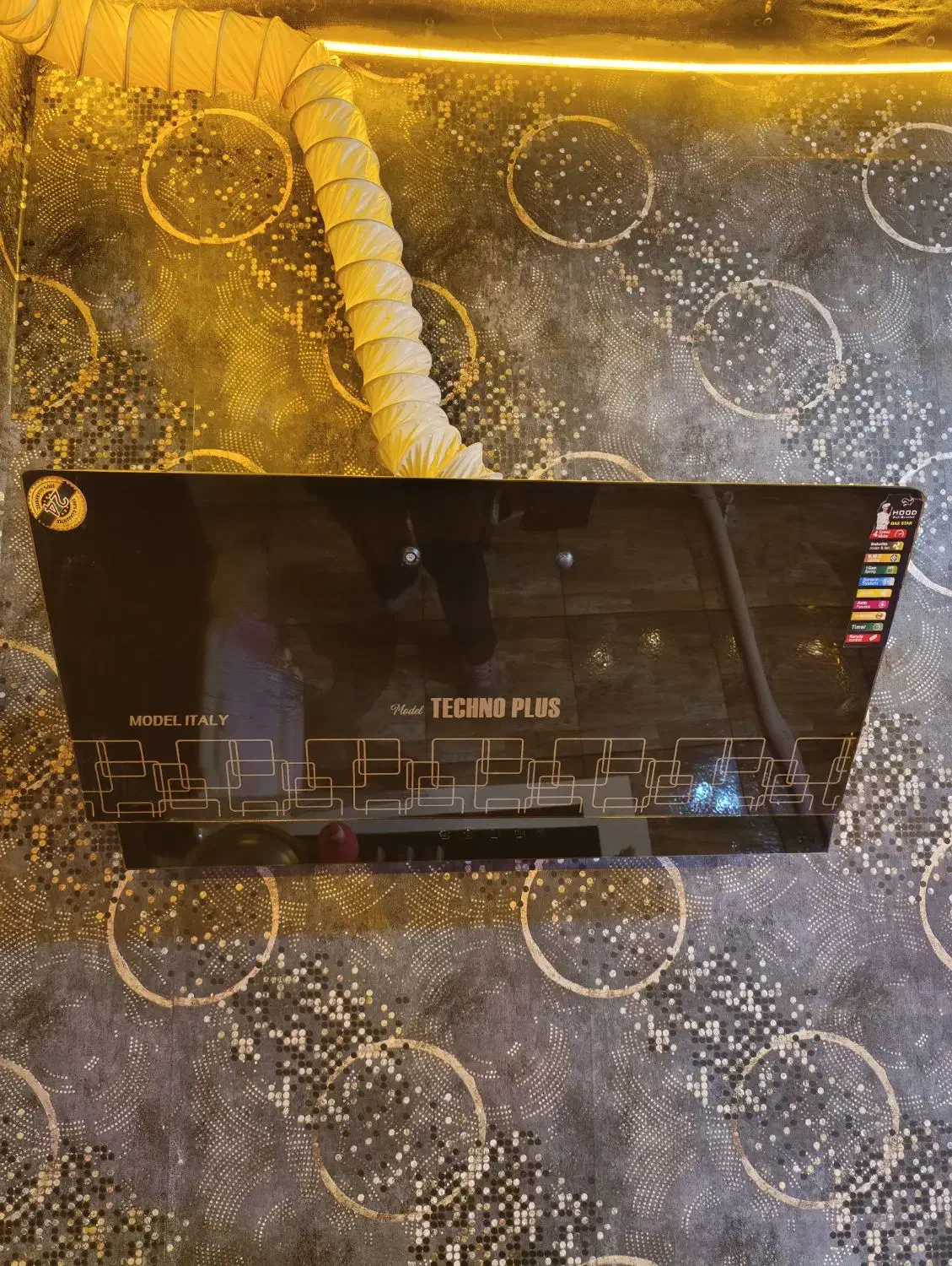 هود تکنو پلاس|هود|رباط‌کریم, رباط‌کریم|دیوار