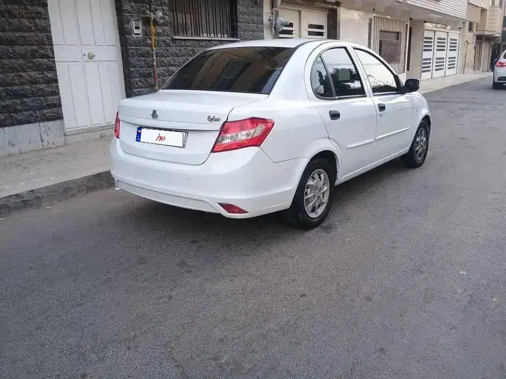 ساینا مدل۹۸ بدون رنگ شاسی پلمپ|خودرو سواری و وانت|شاهین‌شهر, گزبرخوار|دیوار