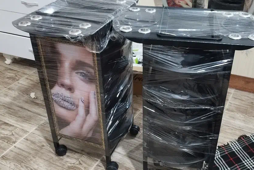 صندلی و اینه|صندلی و نیمکت|بناب, |دیوار