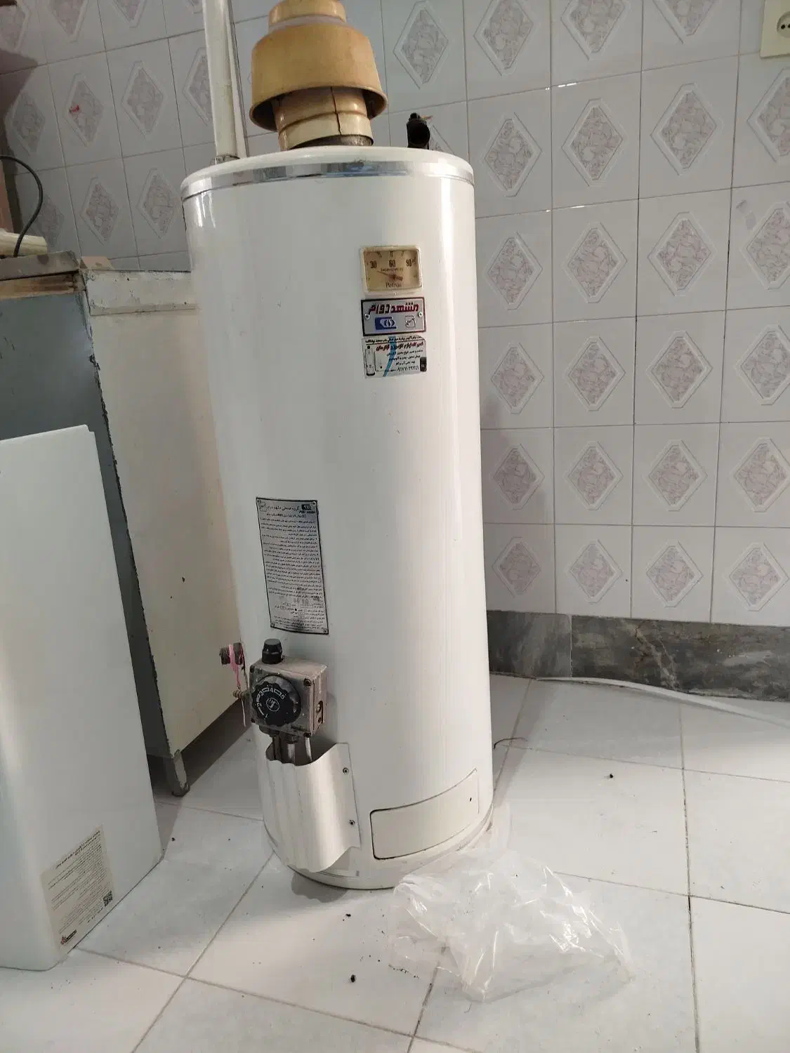 فروش آبگرم کن. 50 لیتری.|آبگرمکن، پکیج، شوفاژ|مرودشت, بیست متری بیمارستان|دیوار