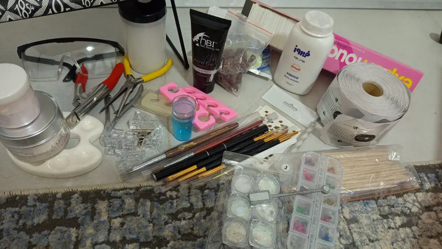 وسایل ناخن در حد نو|آرایشگاه و سالن‌های زیبایی|خمینی‌شهر, |دیوار