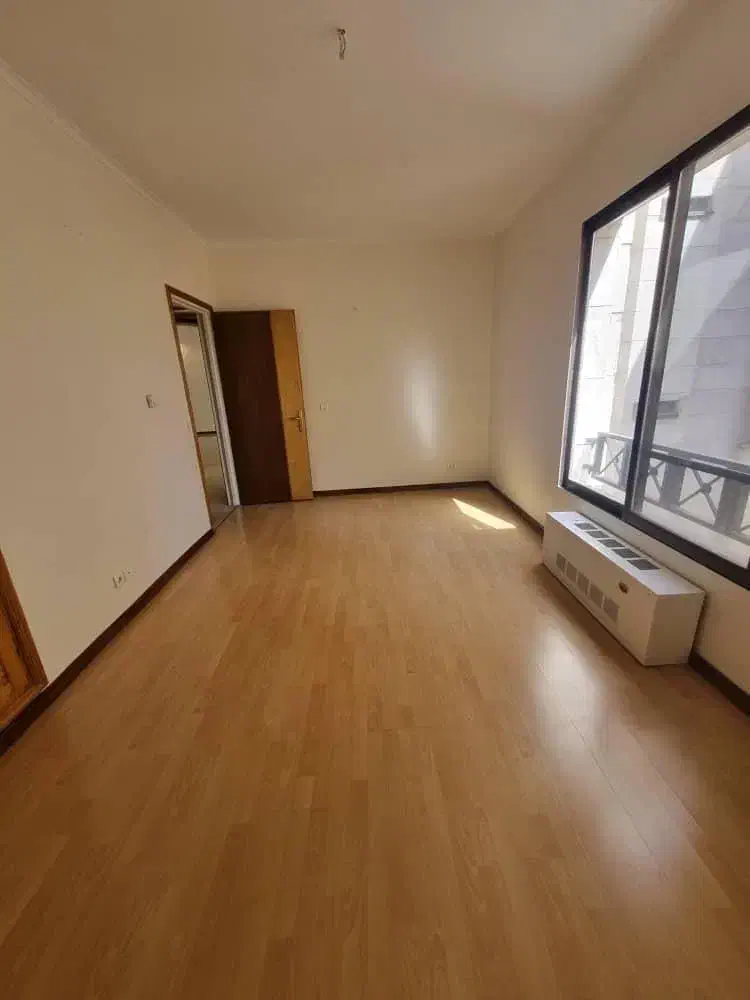 رهن و اجاره آپارتمان لوکس در فرعی مشجر آجودانیه