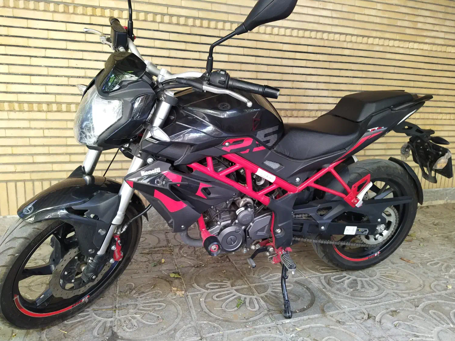 بنلی ۲۵۰ تک سیلندر نیوفیس کم کار و در حد خشک|موتورسیکلت|بروجرد, |دیوار