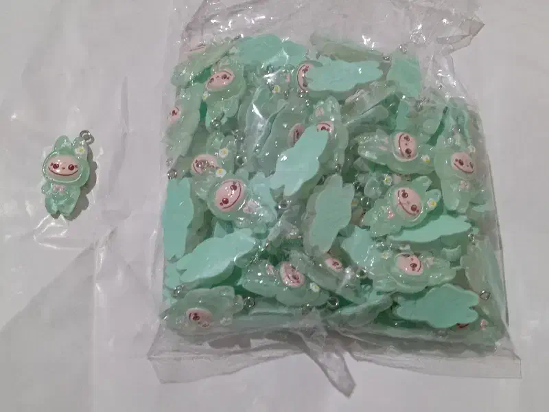 آویز گوشی|لوازم جانبی موبایل و تبلت|رشت, کوی فکوری|دیوار