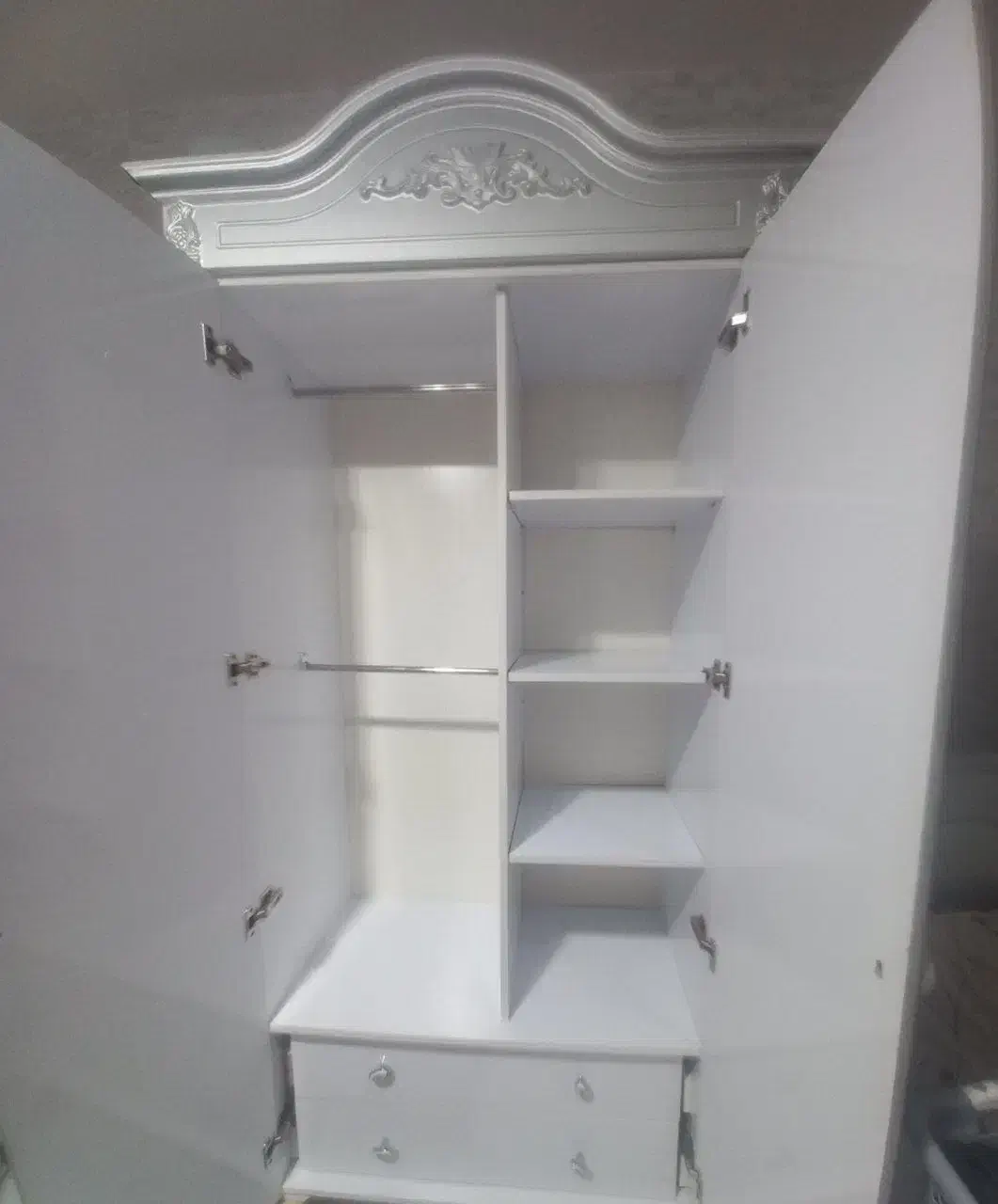 کمد لباس و ویترین در حد نو|بوفه، ویترین، کنسول|زاینده رود, |دیوار