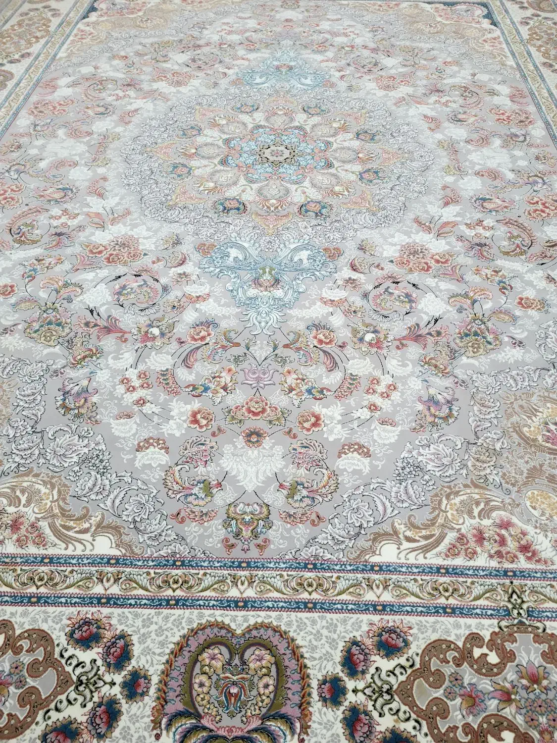 یک تخته فرش ۱۲متری نگین مشهد|فرش|شاهرود, |دیوار