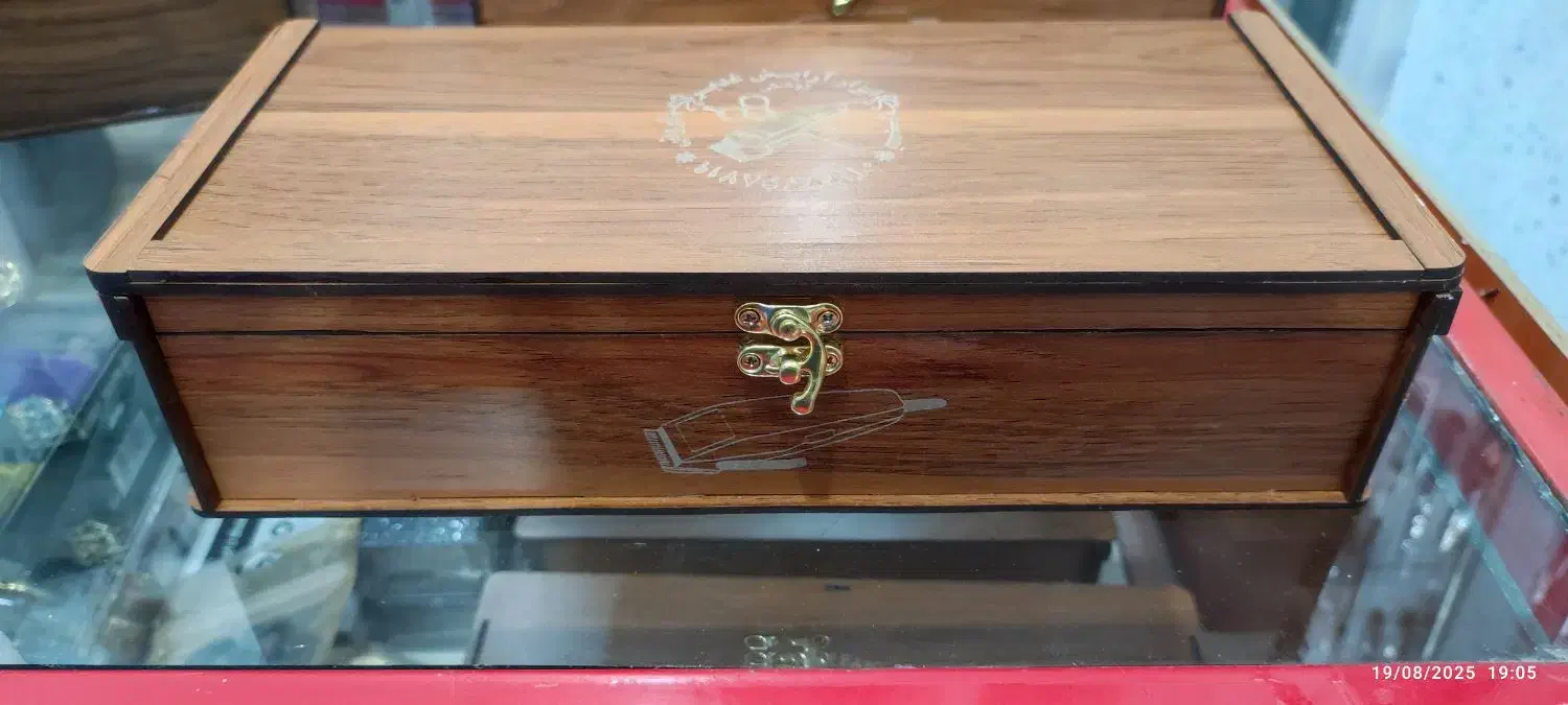 جعبه چوبی مخصوص ماشین اصلاح و لوازم آرایش|آرایشی، بهداشتی، درمانی|قم, رضویه|دیوار