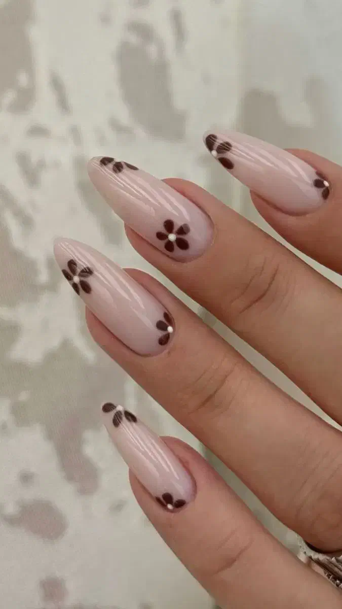 ترمیم ناخن ۳۵۰ همراه یک دیزاین هدیه|خدمات آرایشگری و زیبایی|تبریز, |دیوار