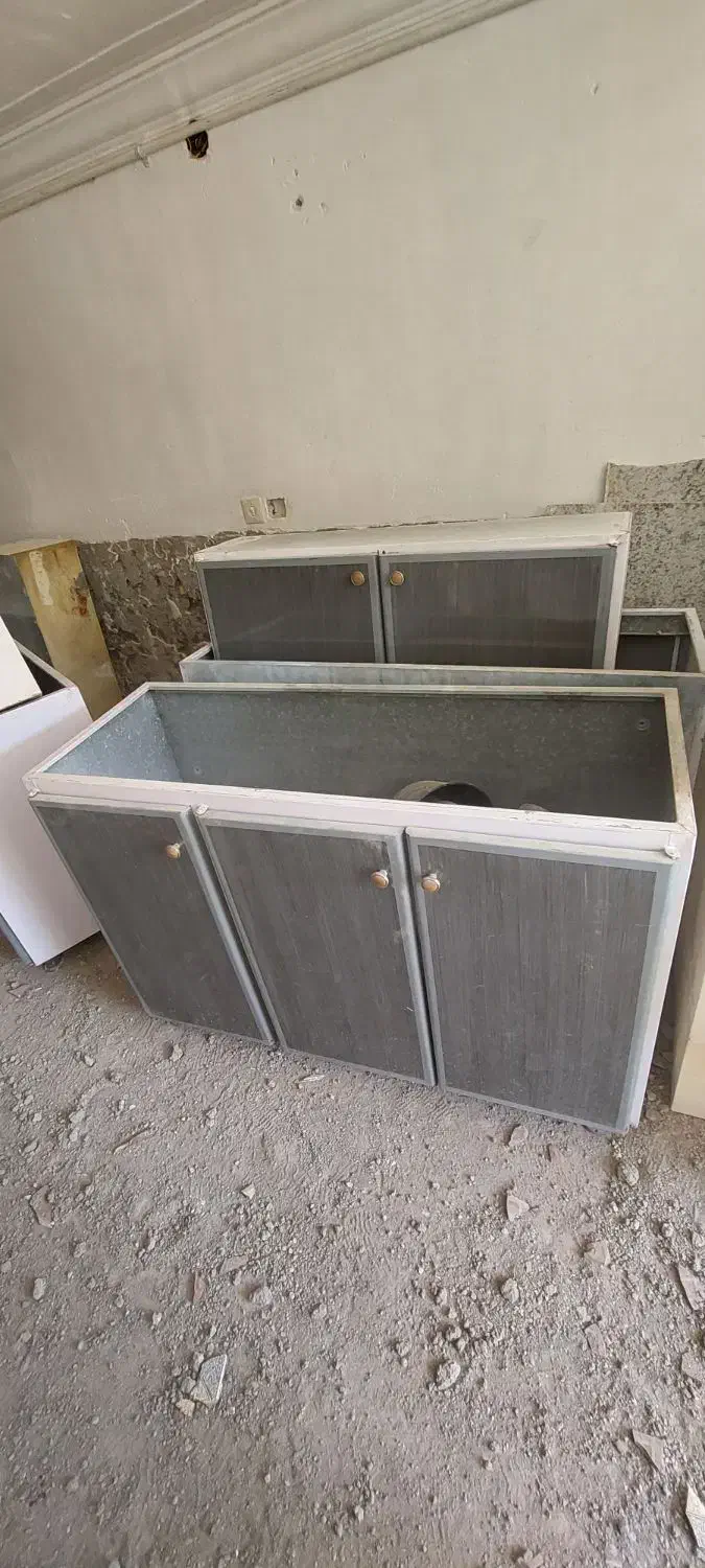 کابینت دست دوم و آبگرمکن در حد نو|آبگرمکن، پکیج، شوفاژ|سیرجان, |دیوار